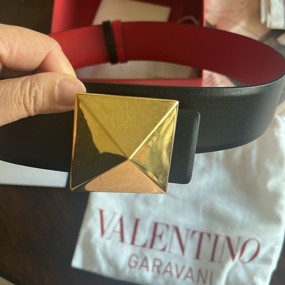 Reversible Valentino belt worn twice - with original dust bag and box - Picture 5 of 8